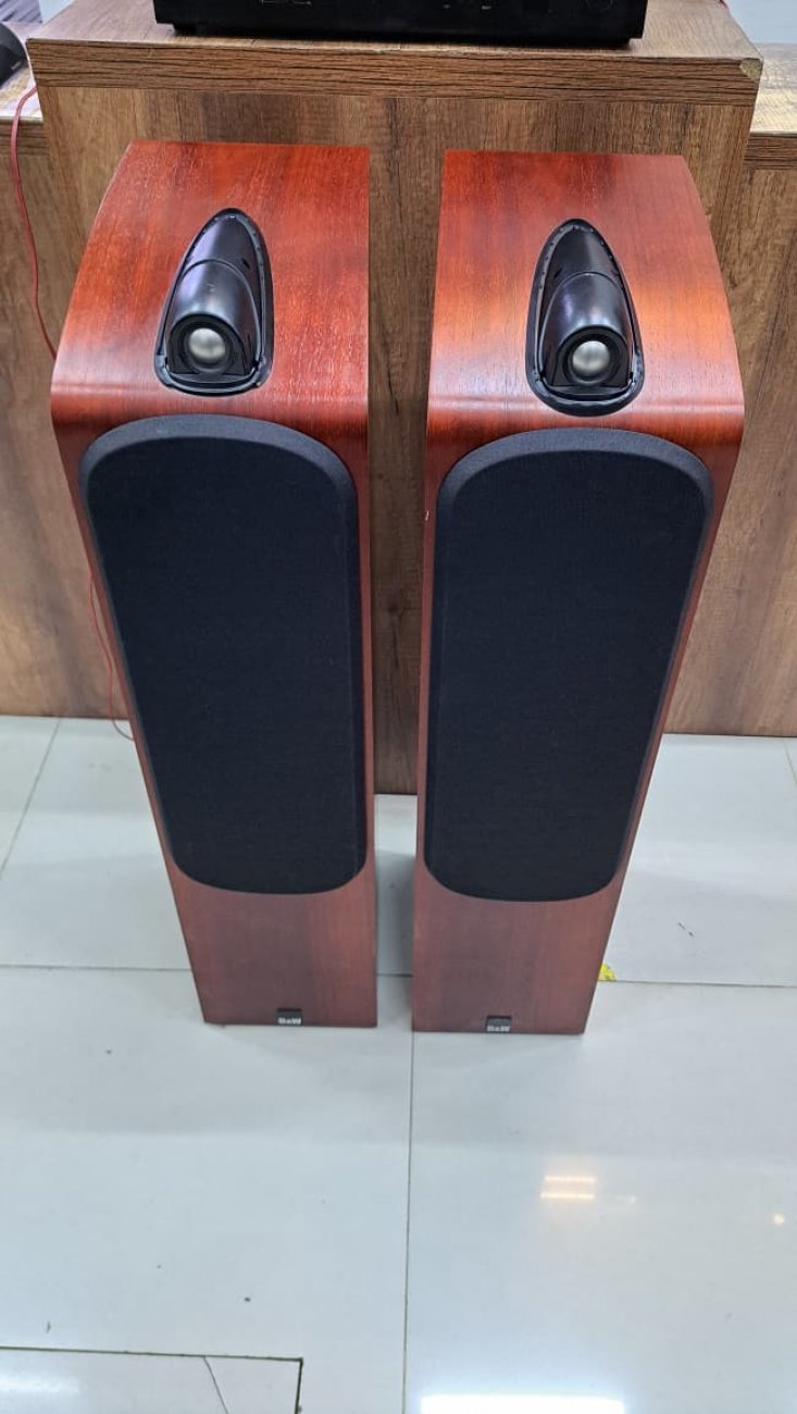 BOWERS & WILKINS MODELO 704