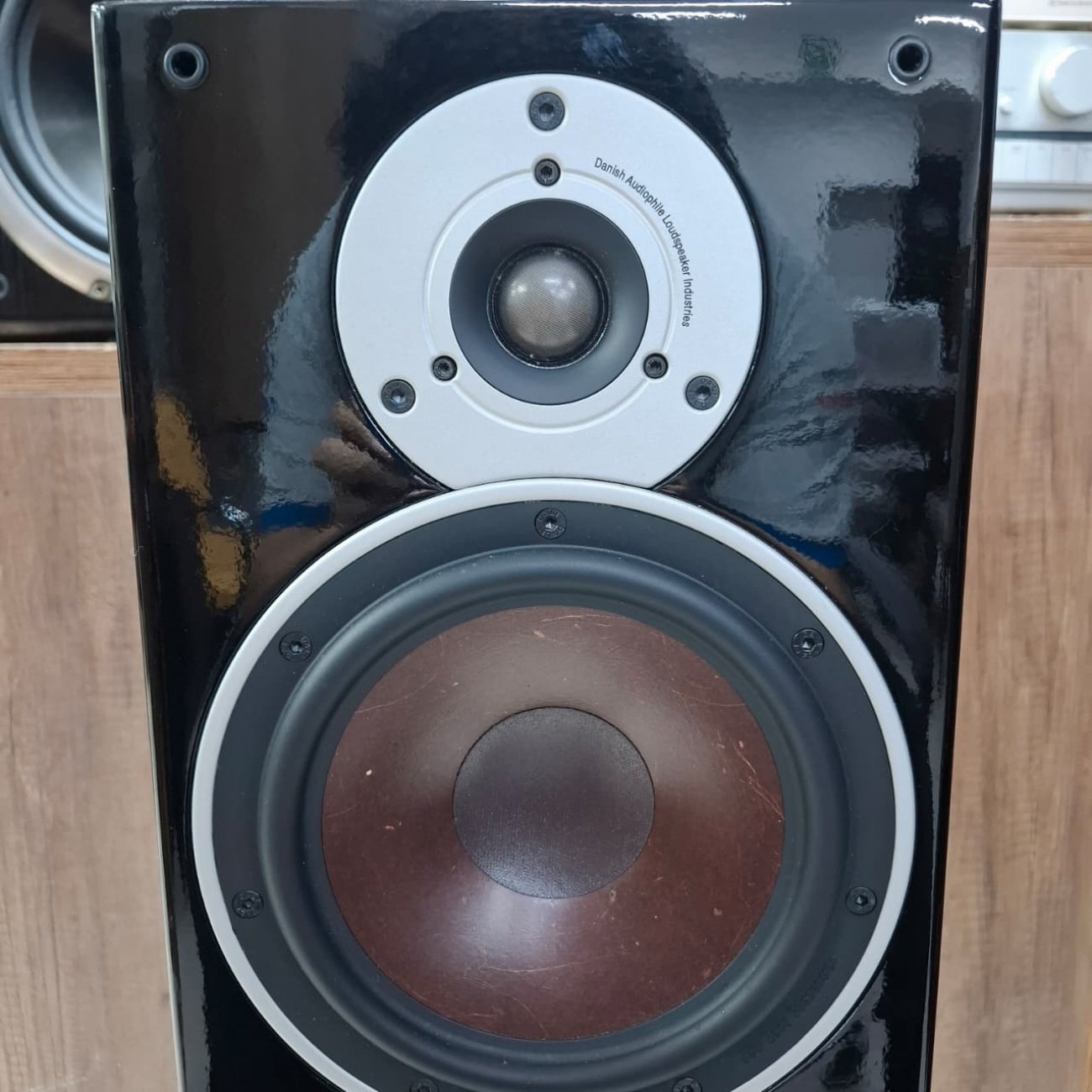 DALI MODELO ZENSOR 7