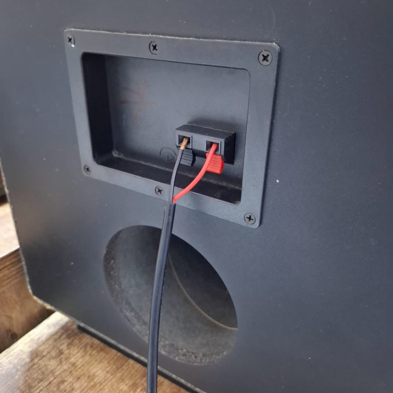 DCM MODELO KX-10 LOUDSPEAKERS