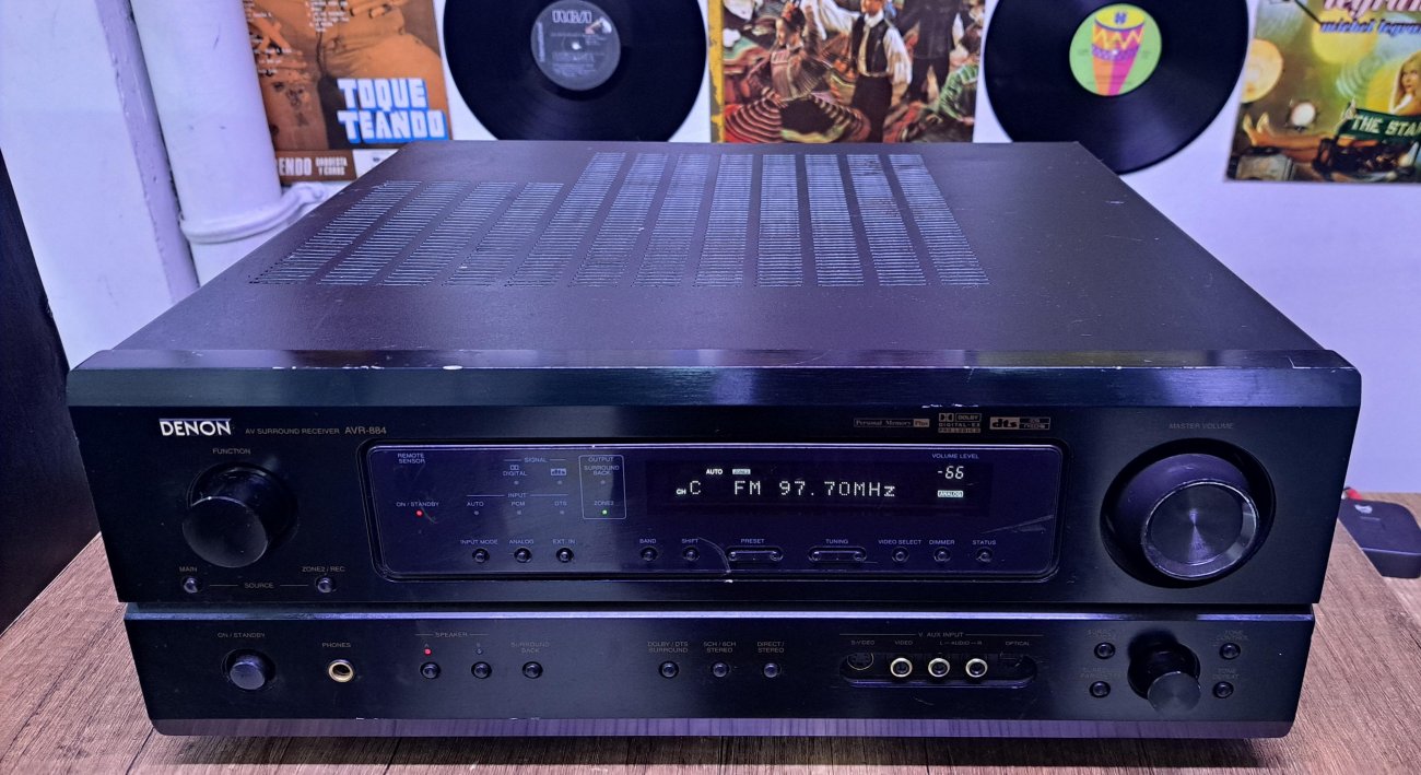 DENON MODELO AVR-884