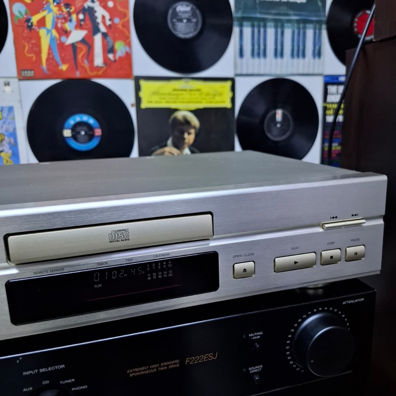 DENON MODELO DCD-735