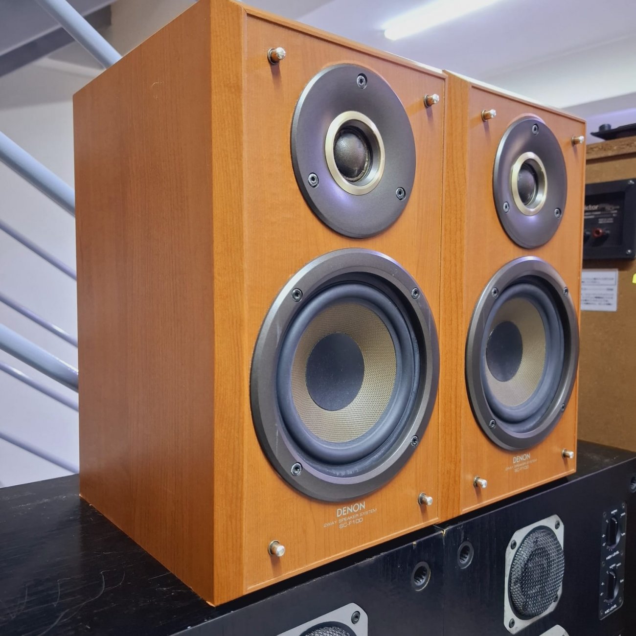 DENON MODELO SC-F100