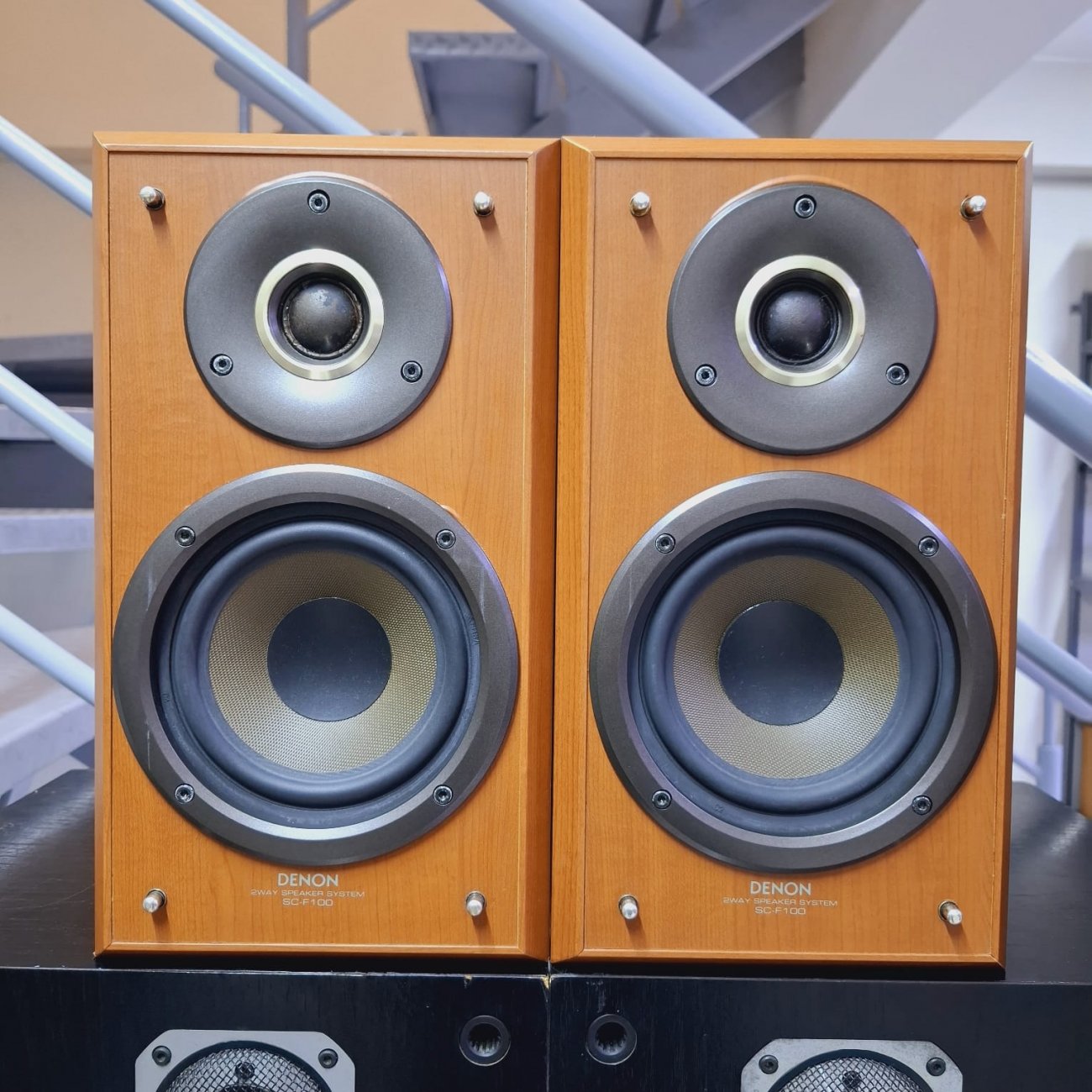 DENON MODELO SC-F100
