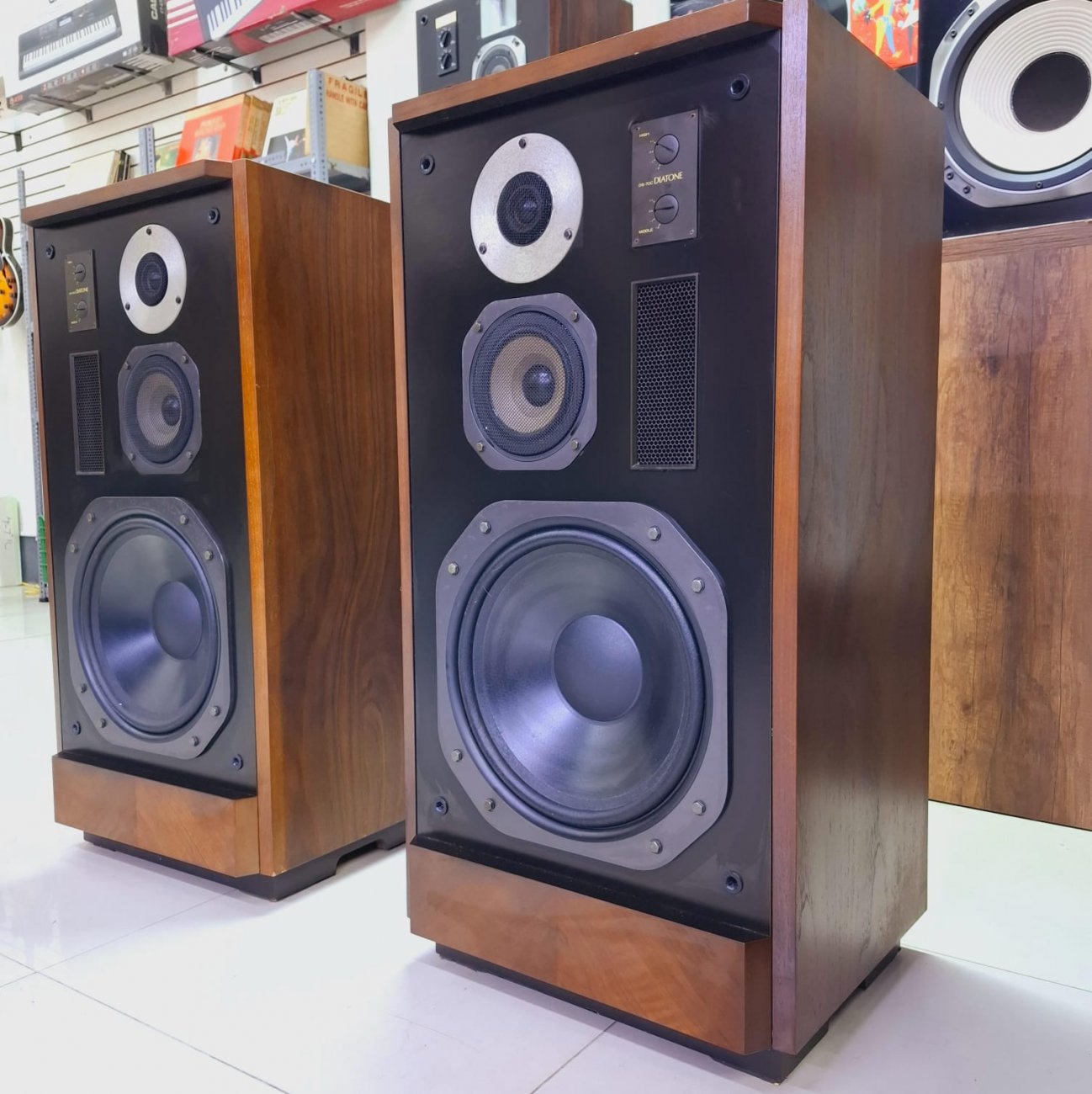 DIATONE MODELO DS-70C