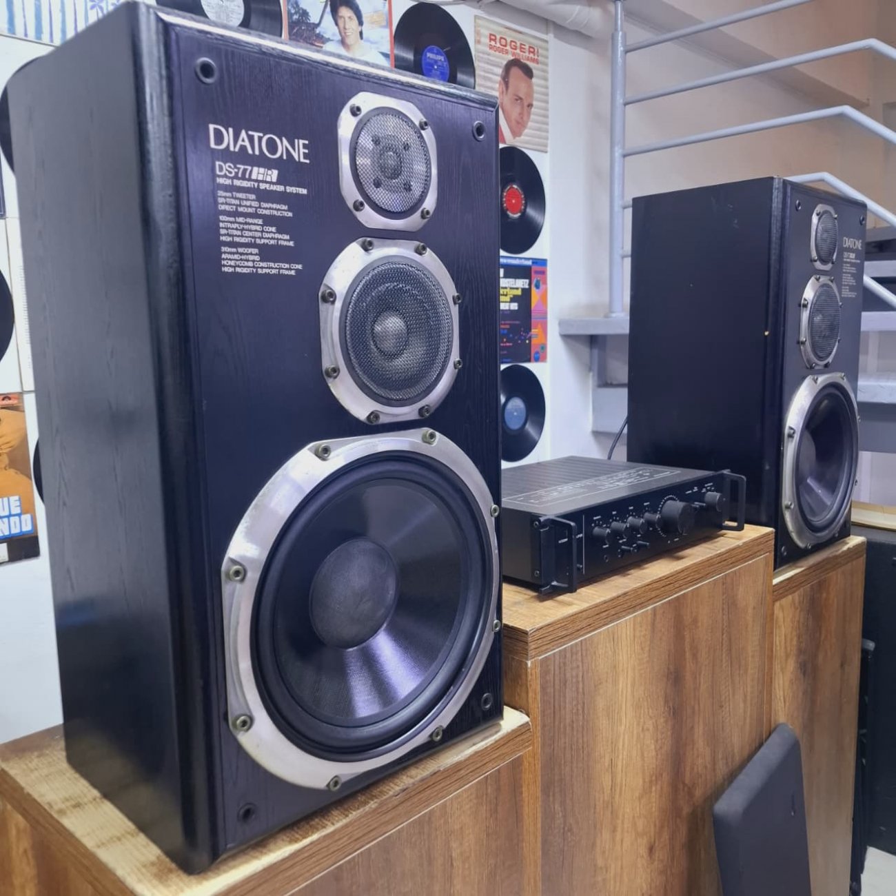 DIATONE MODELO DS-77HR BLACK