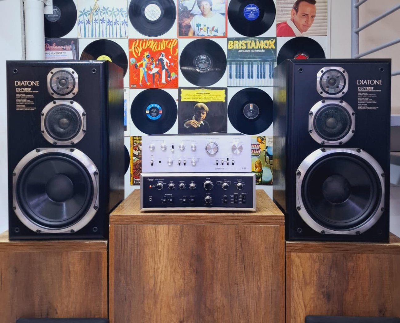 DIATONE MODELO DS-77HR BLACK