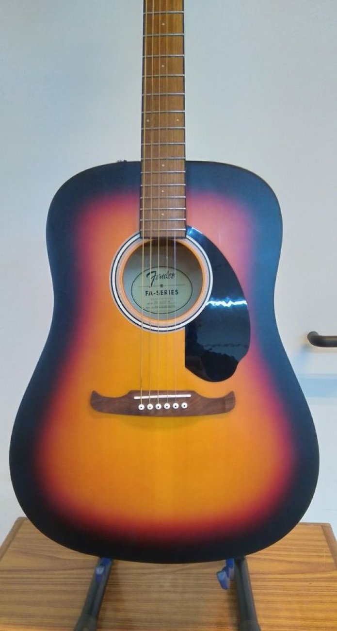 FENDER DREADNOUGHT SUNBURST MODELO FA-125/SB