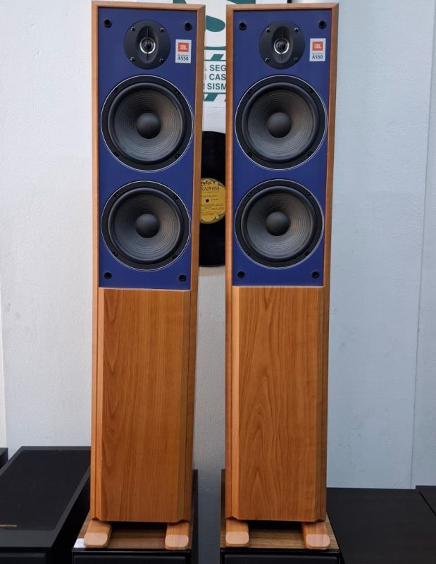 JBL MODELO A550