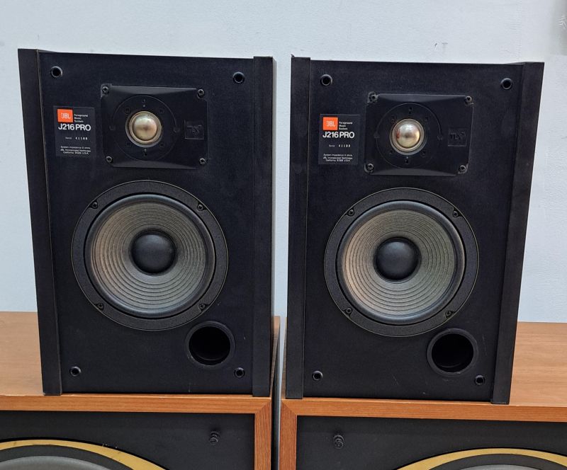 JBL MODELO J216PRO
