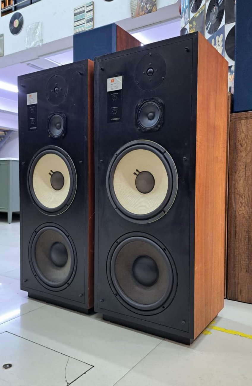 JBL MODELO L150