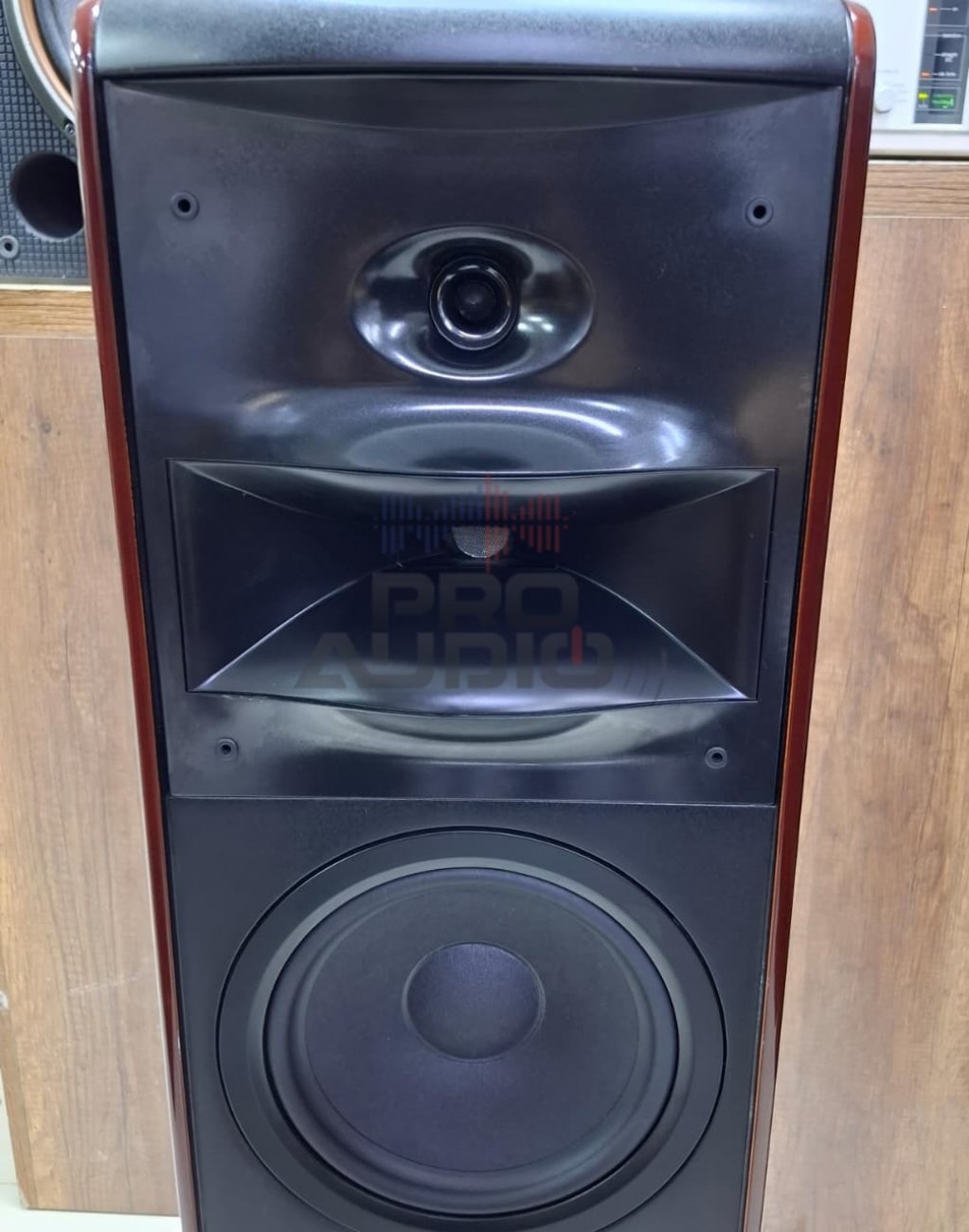 JBL MODELO LS60