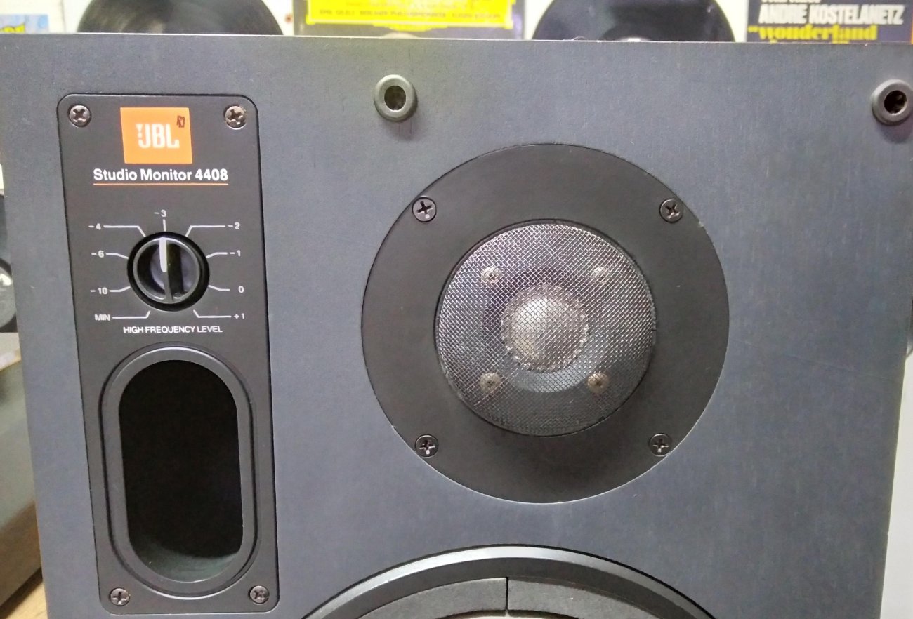 JBL MODELO STUDIO MONITOR 4408