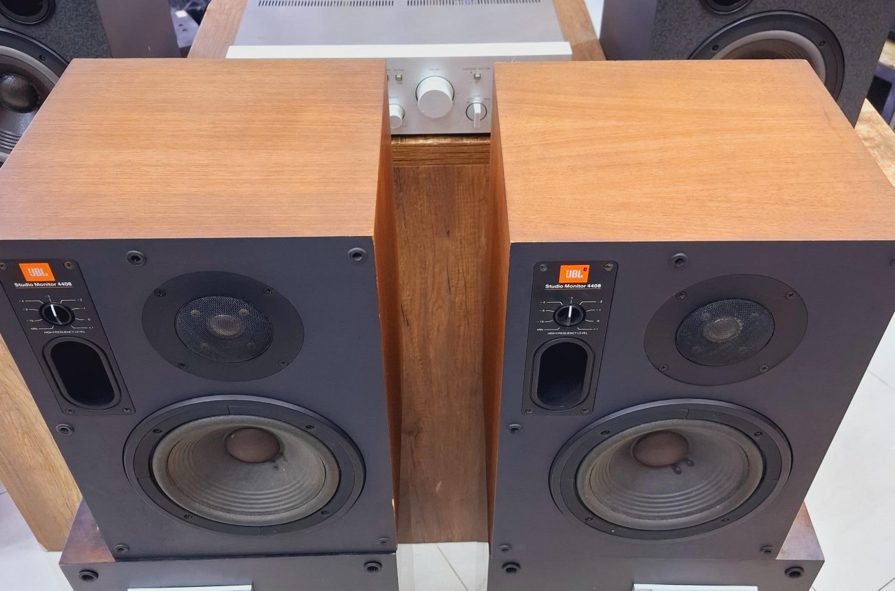 JBL MODELO STUDIO MONITOR 4408