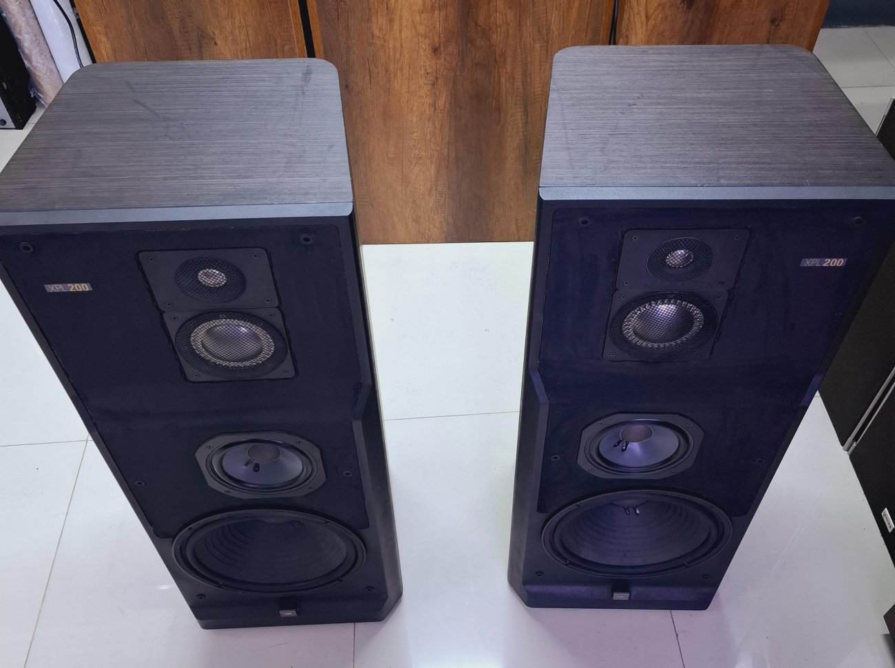 JBL MODELO XPL200