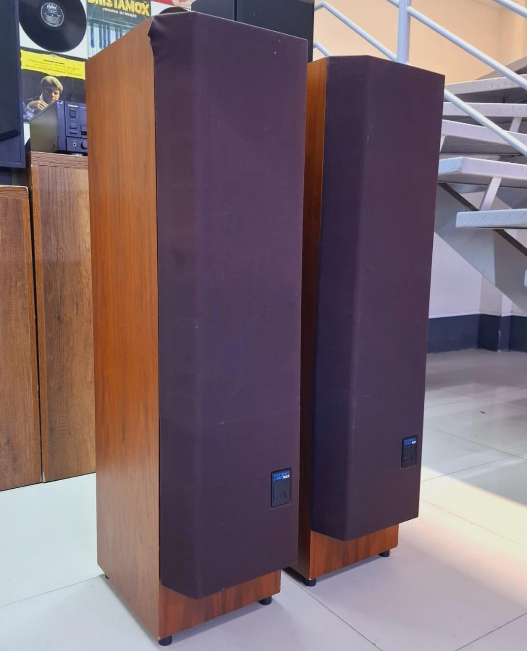 KEF MODELO REFERENCE 105/3S