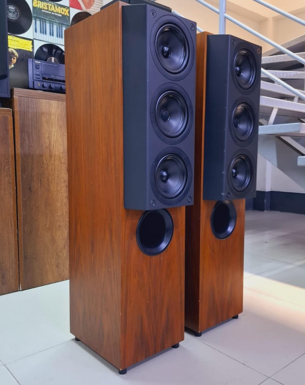 KEF MODELO REFERENCE 105/3S