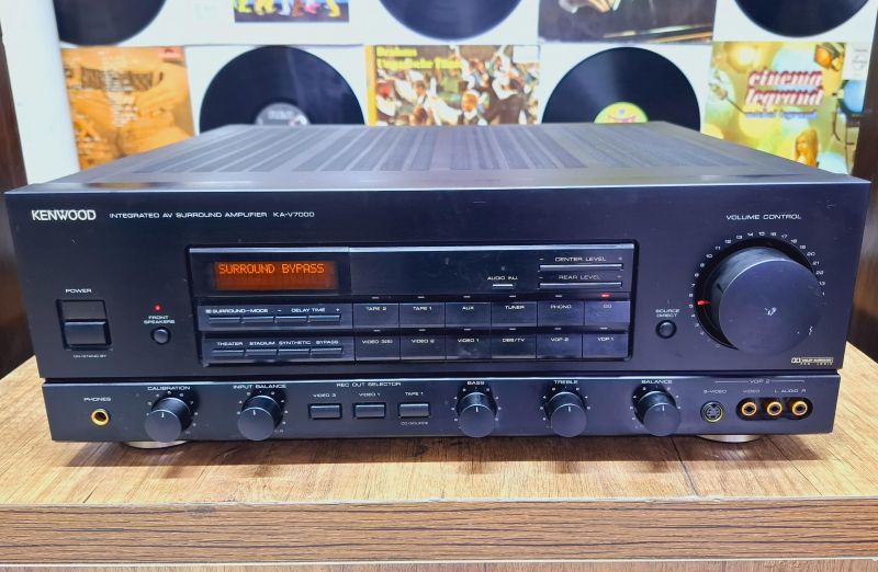 KENWOOD MODELO KA-V7000