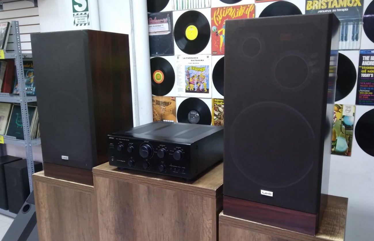 LO-D/HITACHI MODELO HS-590