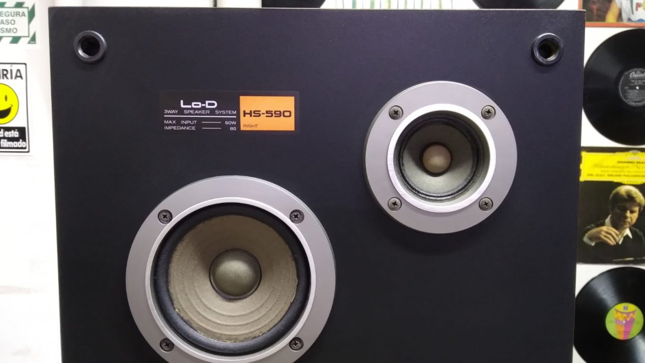 LO-D/HITACHI MODELO HS-590