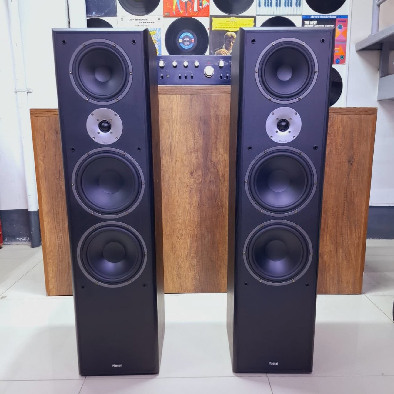 MAGNAT MONITOR SUPREME 2002