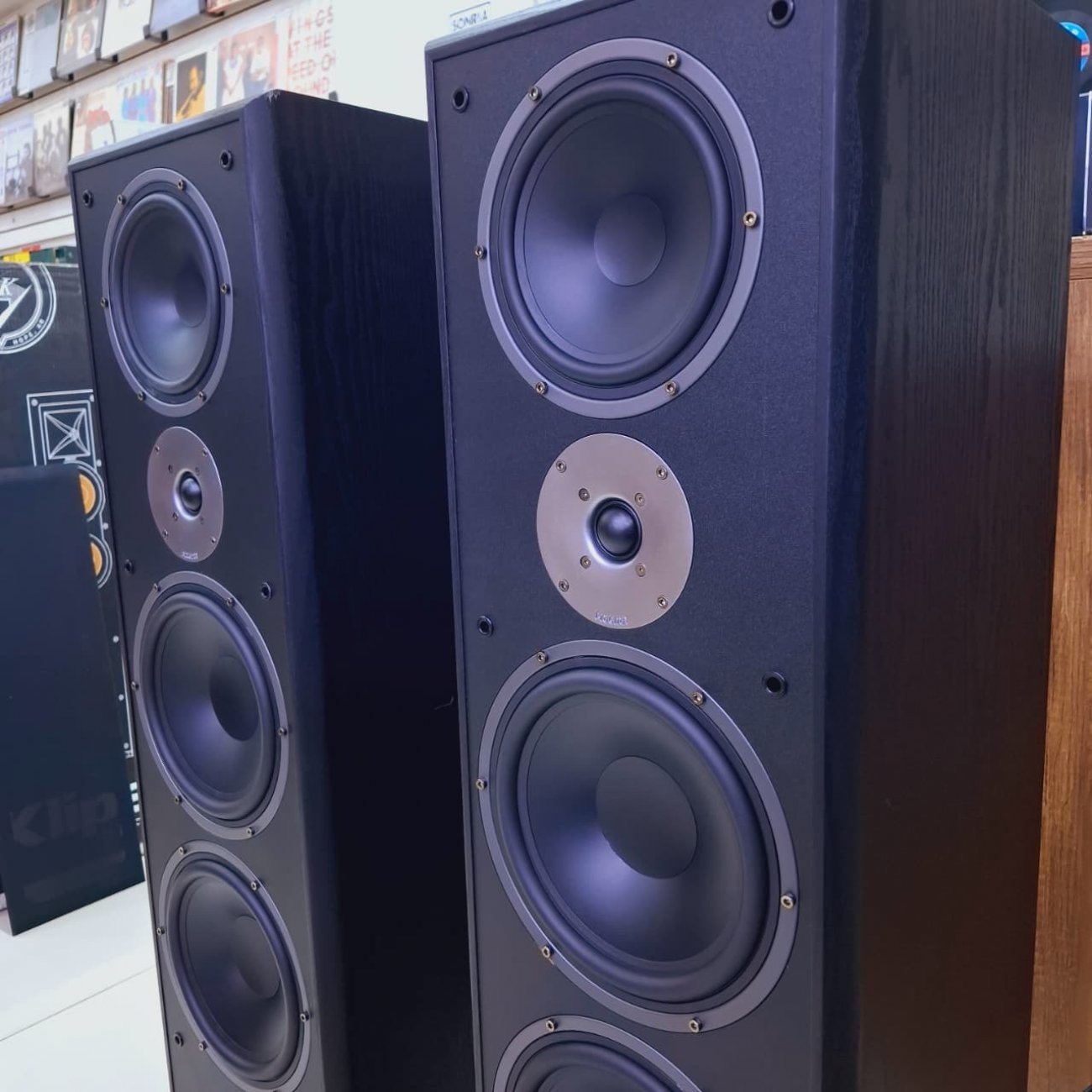 MAGNAT MONITOR SUPREME 2002