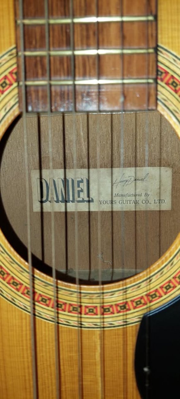 MANUFACTURED BY YOURS GUITAR CO LTD
