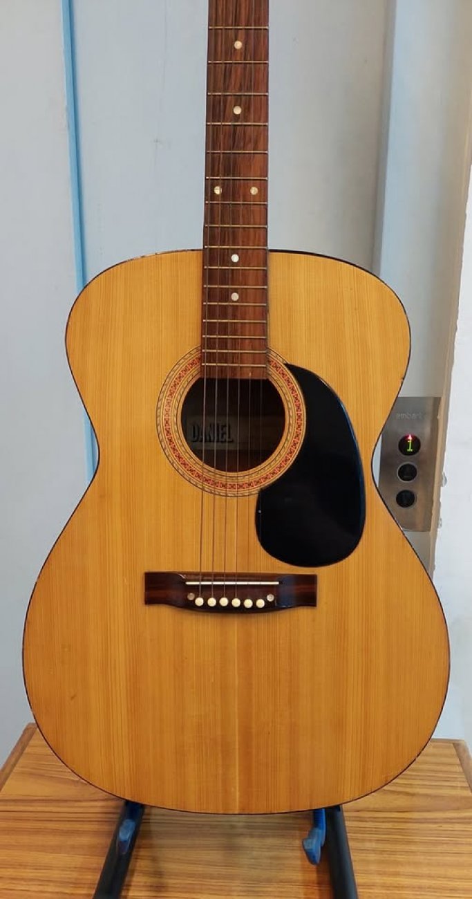 MANUFACTURED BY YOURS GUITAR CO LTD