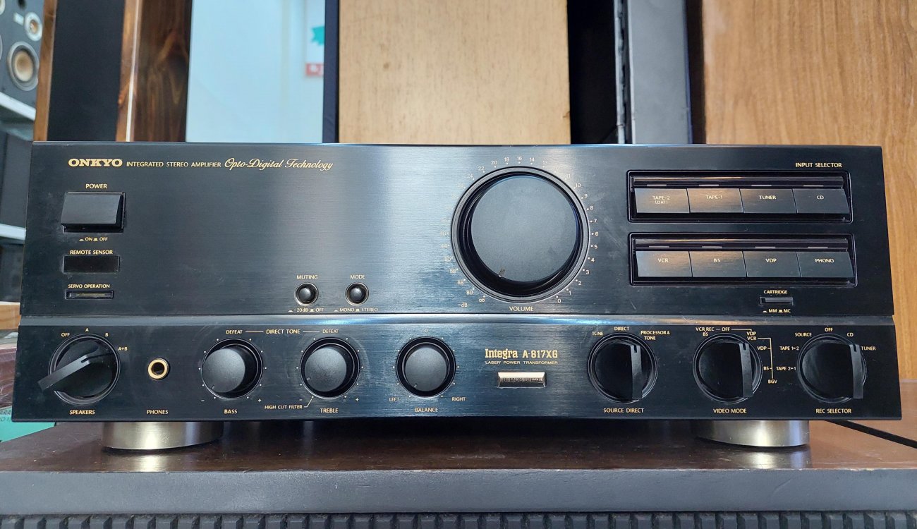 ONKYO MODELO A-817XG