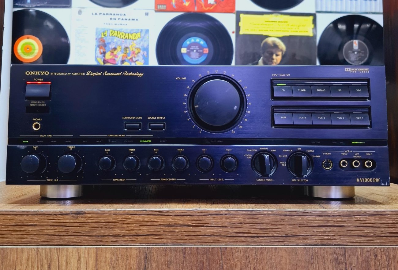 ONKYO MODELO A-V1000 PRO