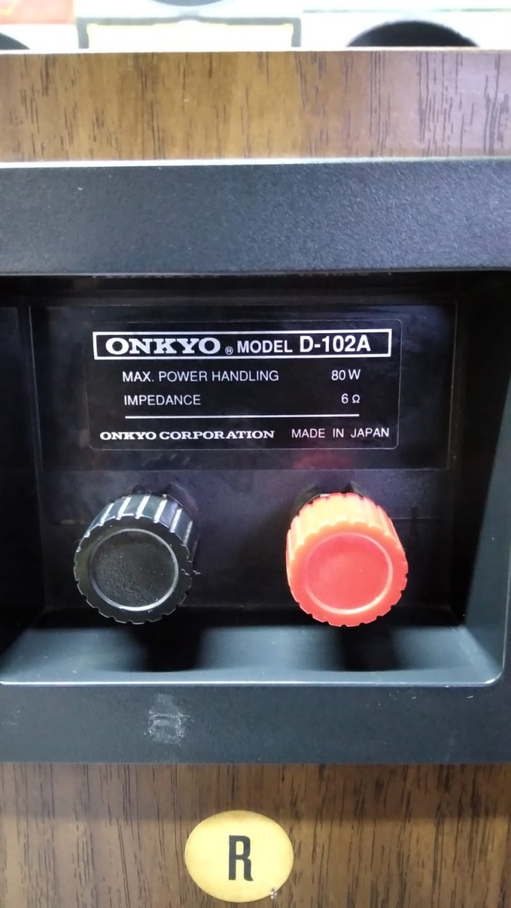 ONKYO MODELO D-102A