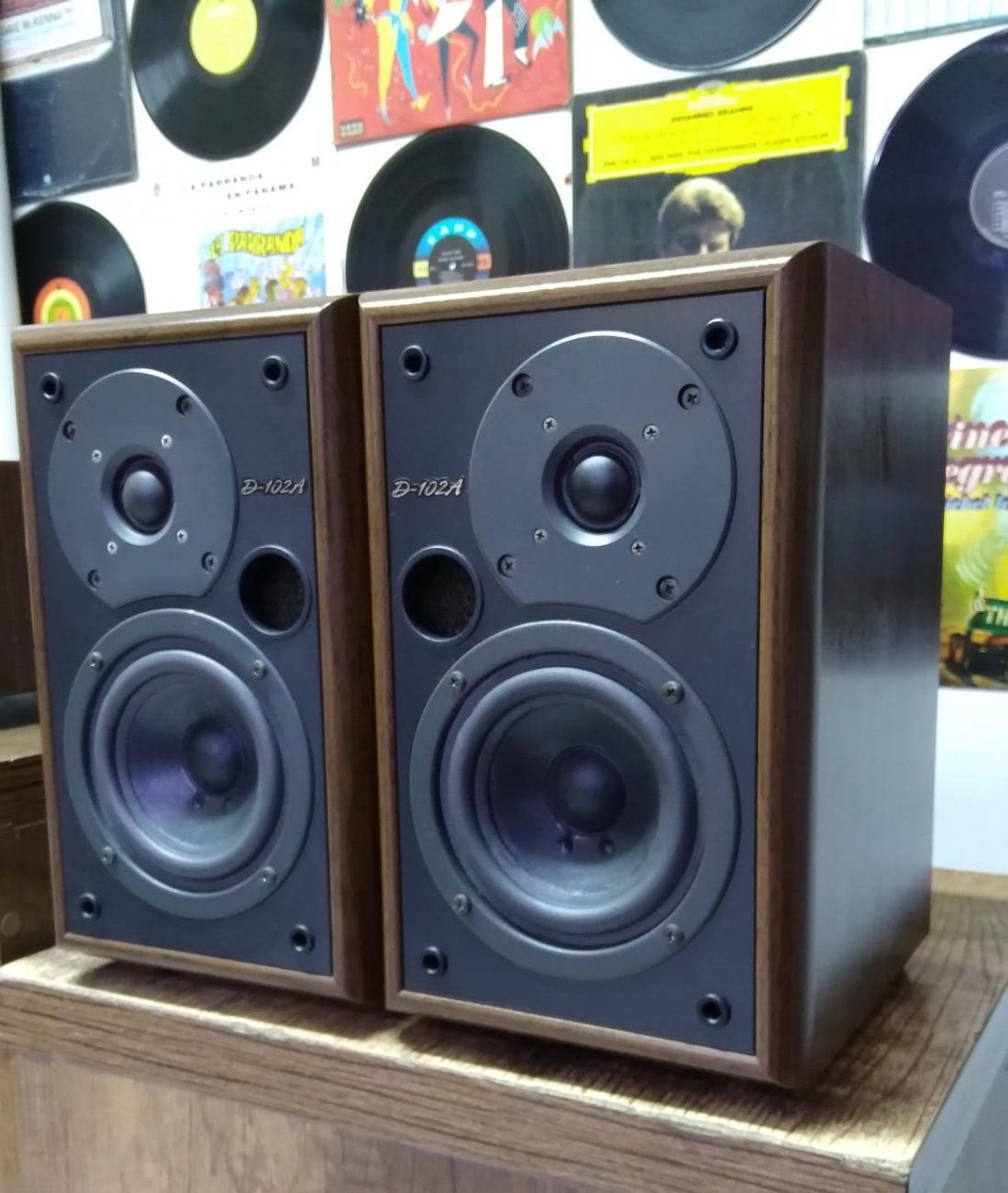 ONKYO MODELO D-102A