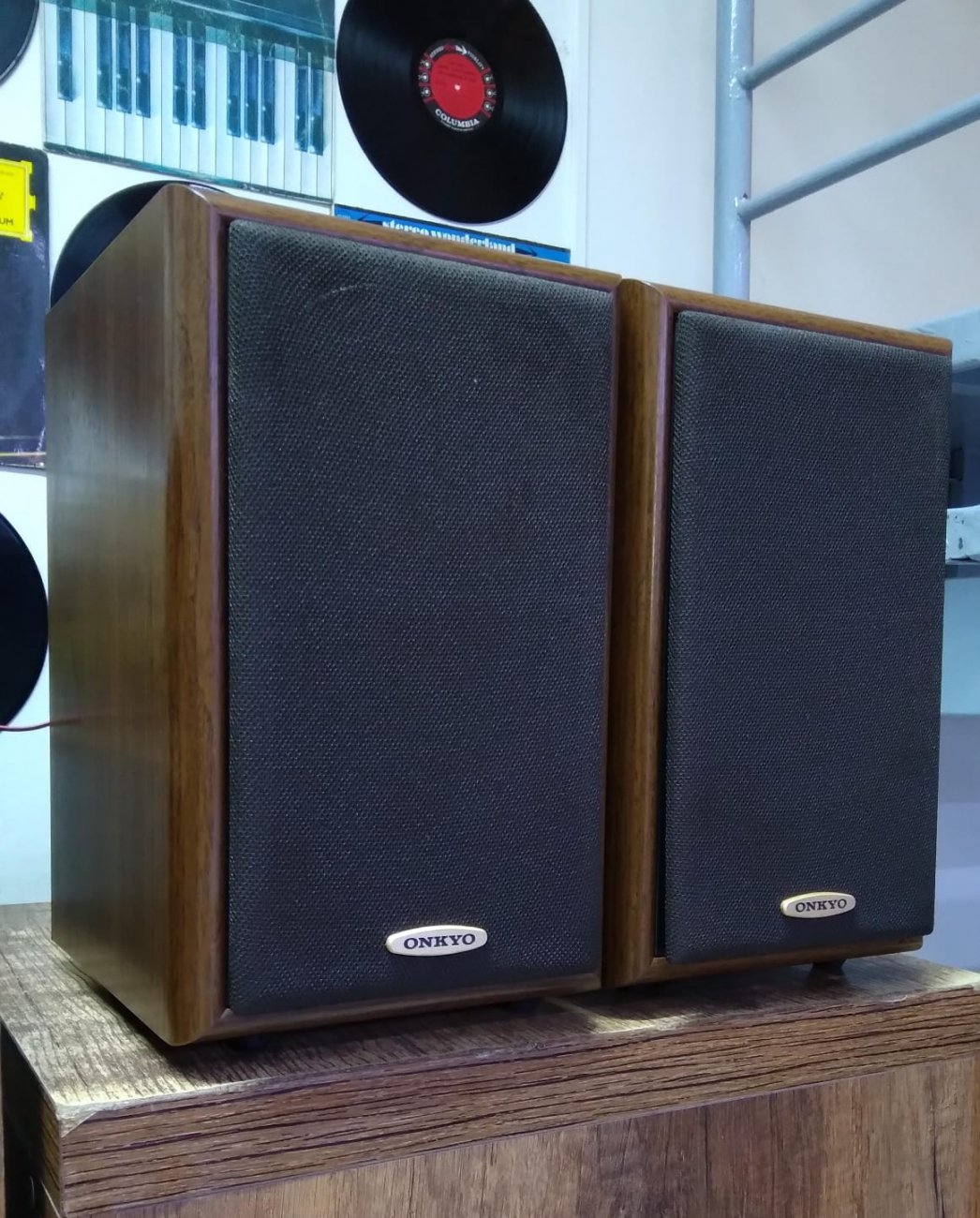 ONKYO MODELO D-102A