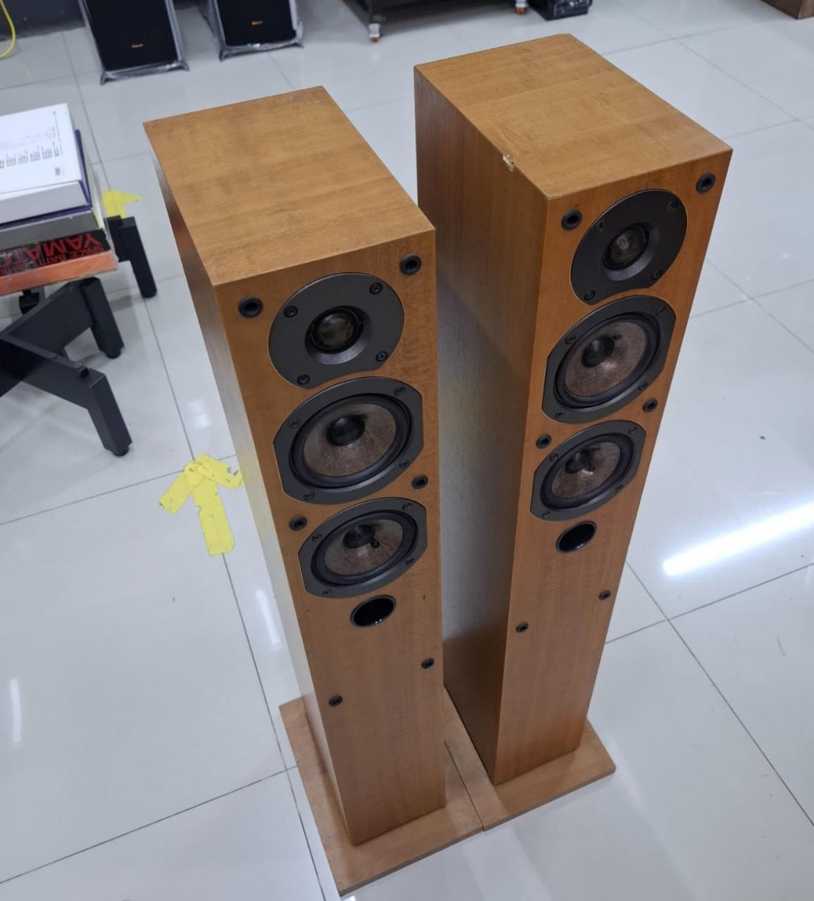 ONKYO MODELO D-105F