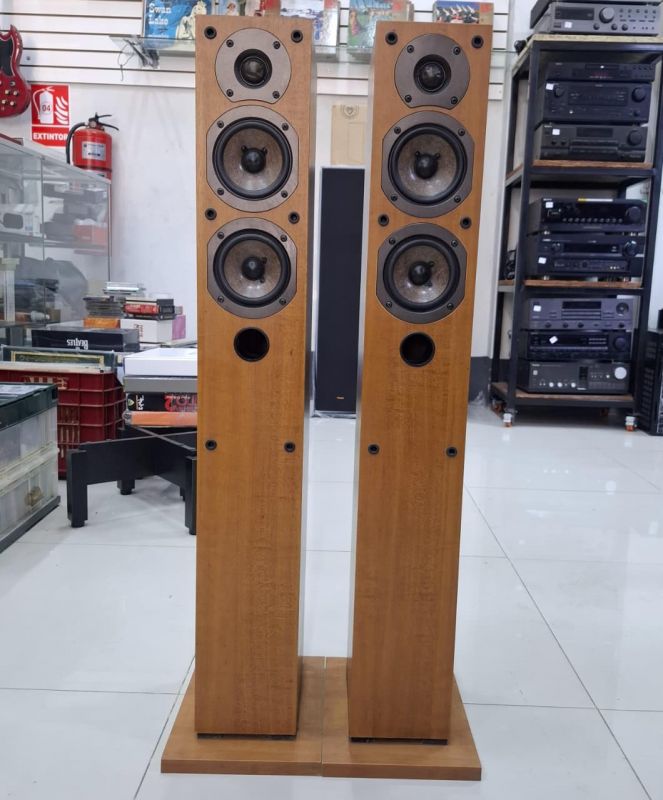 ONKYO MODELO D-105F