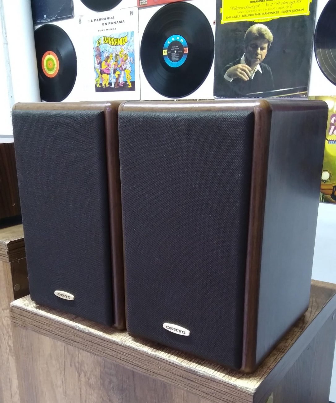 ONKYO MODELO D-202A