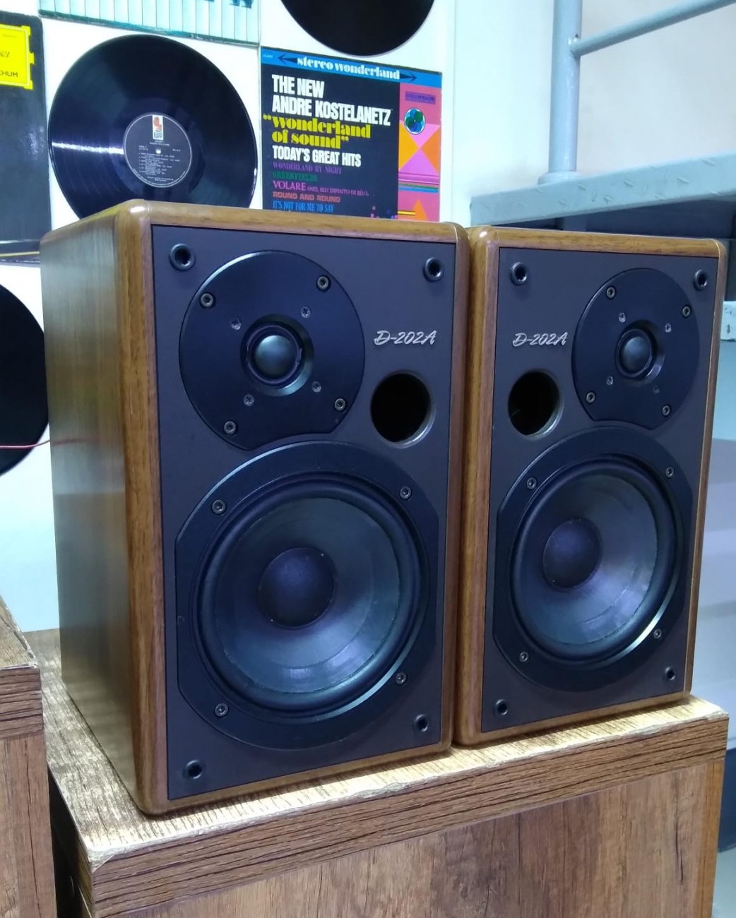 ONKYO MODELO D-202A