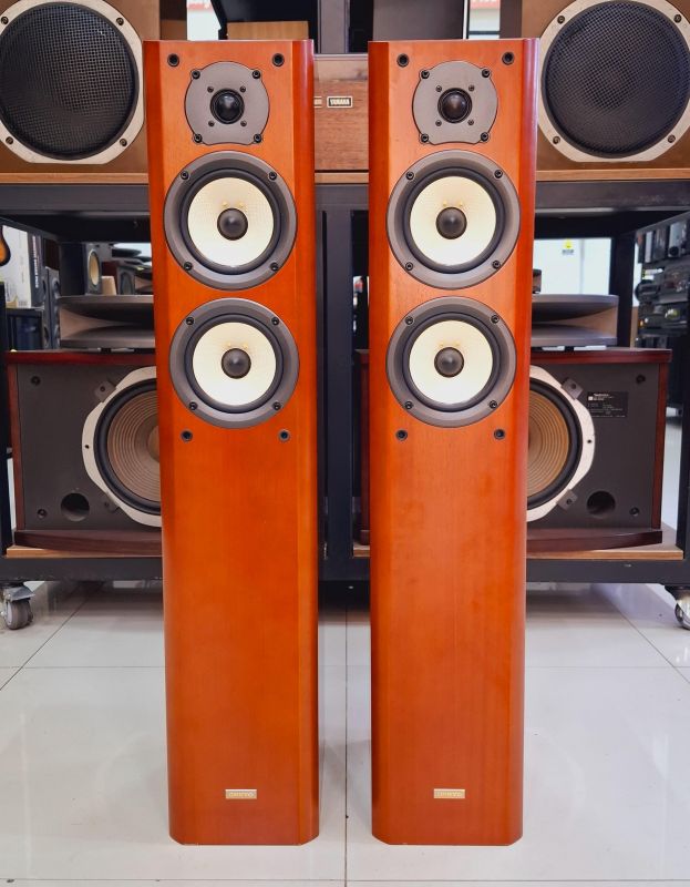 ONKYO MODELO D-407F