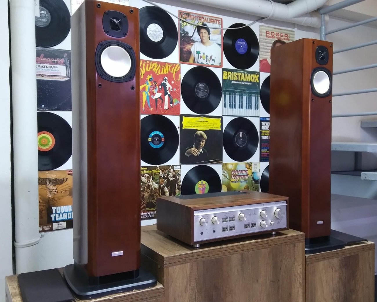 ONKYO MODELO D-508E