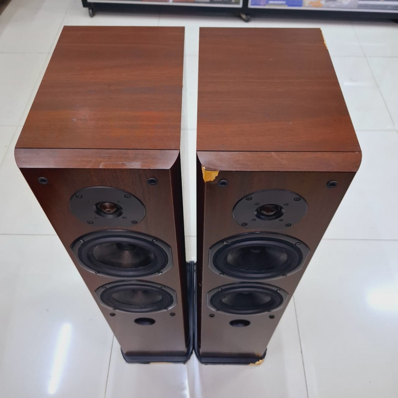 ONKYO MODELO D-602F 