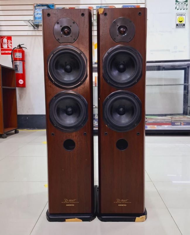 ONKYO MODELO D-602F