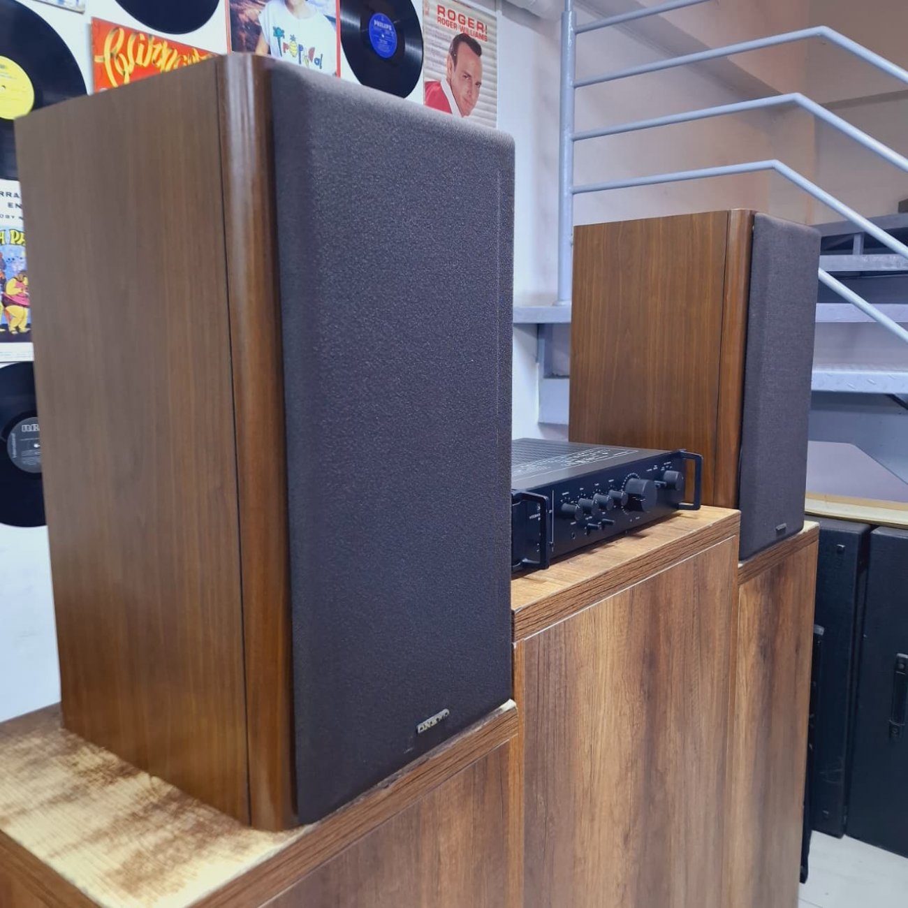 ONKYO MODELO D-66RX