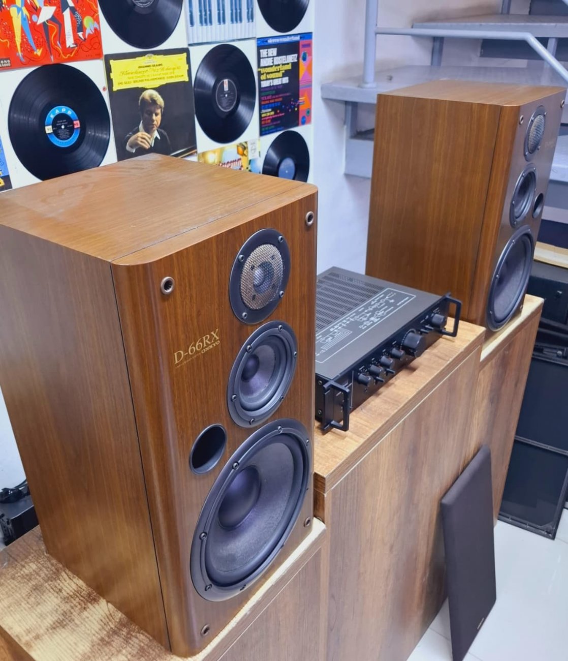 ONKYO MODELO D-66RX