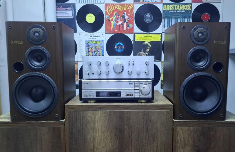 ONKYO MODELO D-66RX