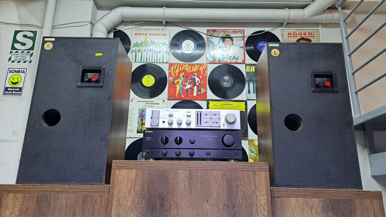 ONKYO MODELO D-77FX