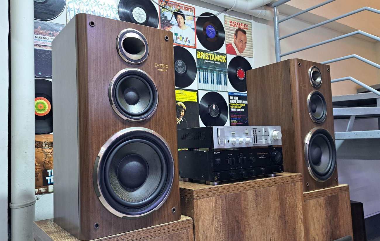 ONKYO MODELO D-77FX