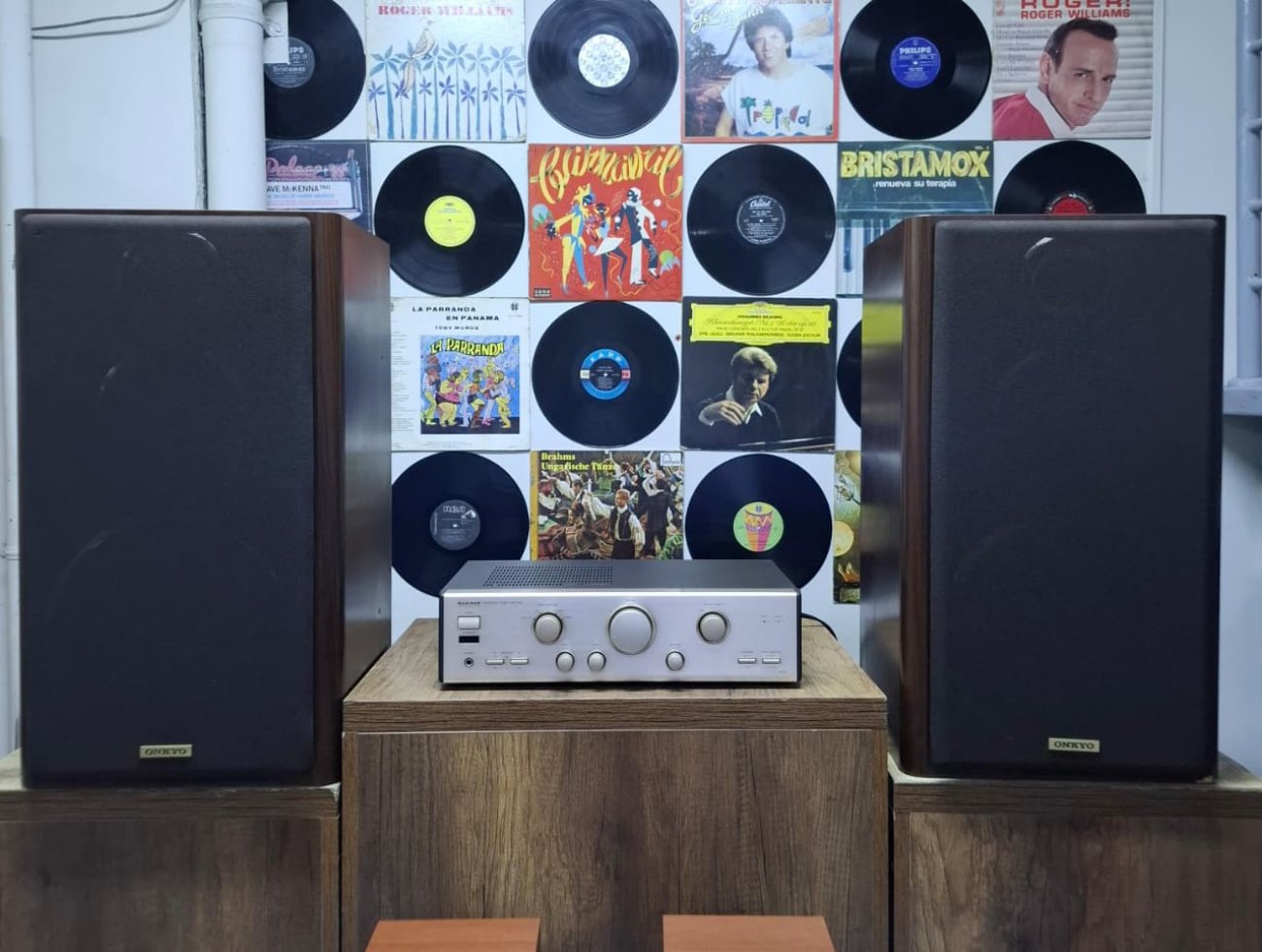 ONKYO MODELO D-77FXii