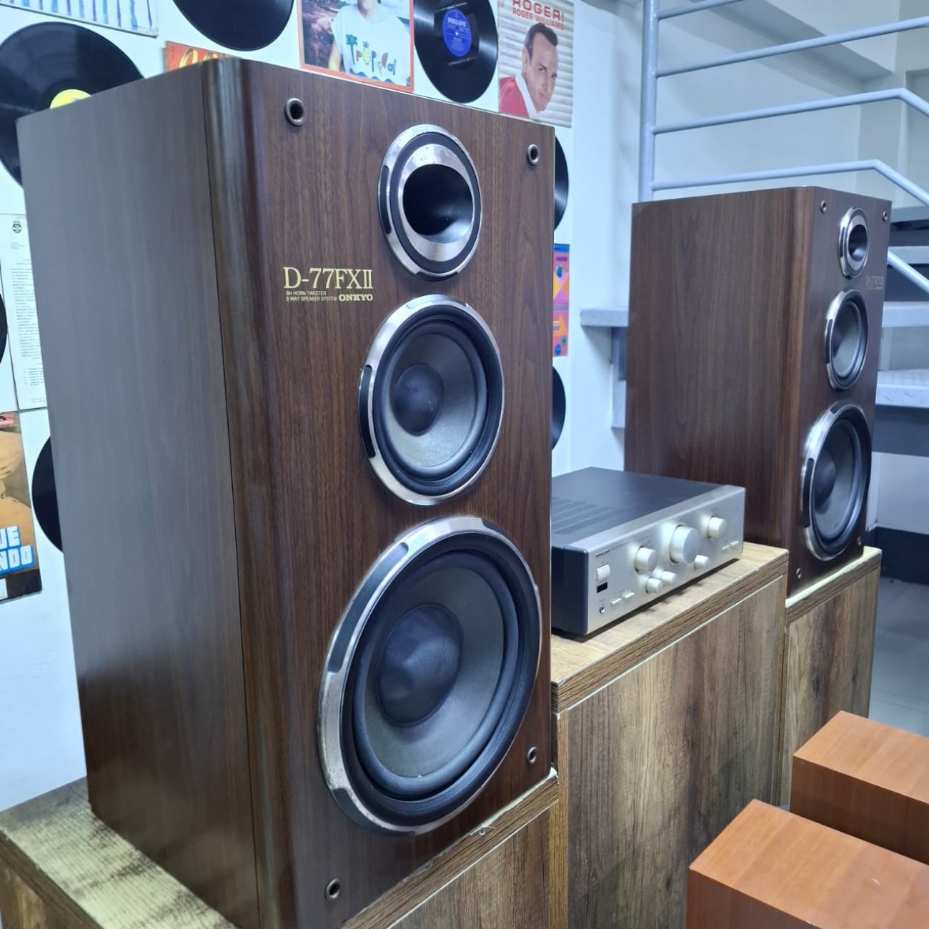 ONKYO MODELO D-77FXii