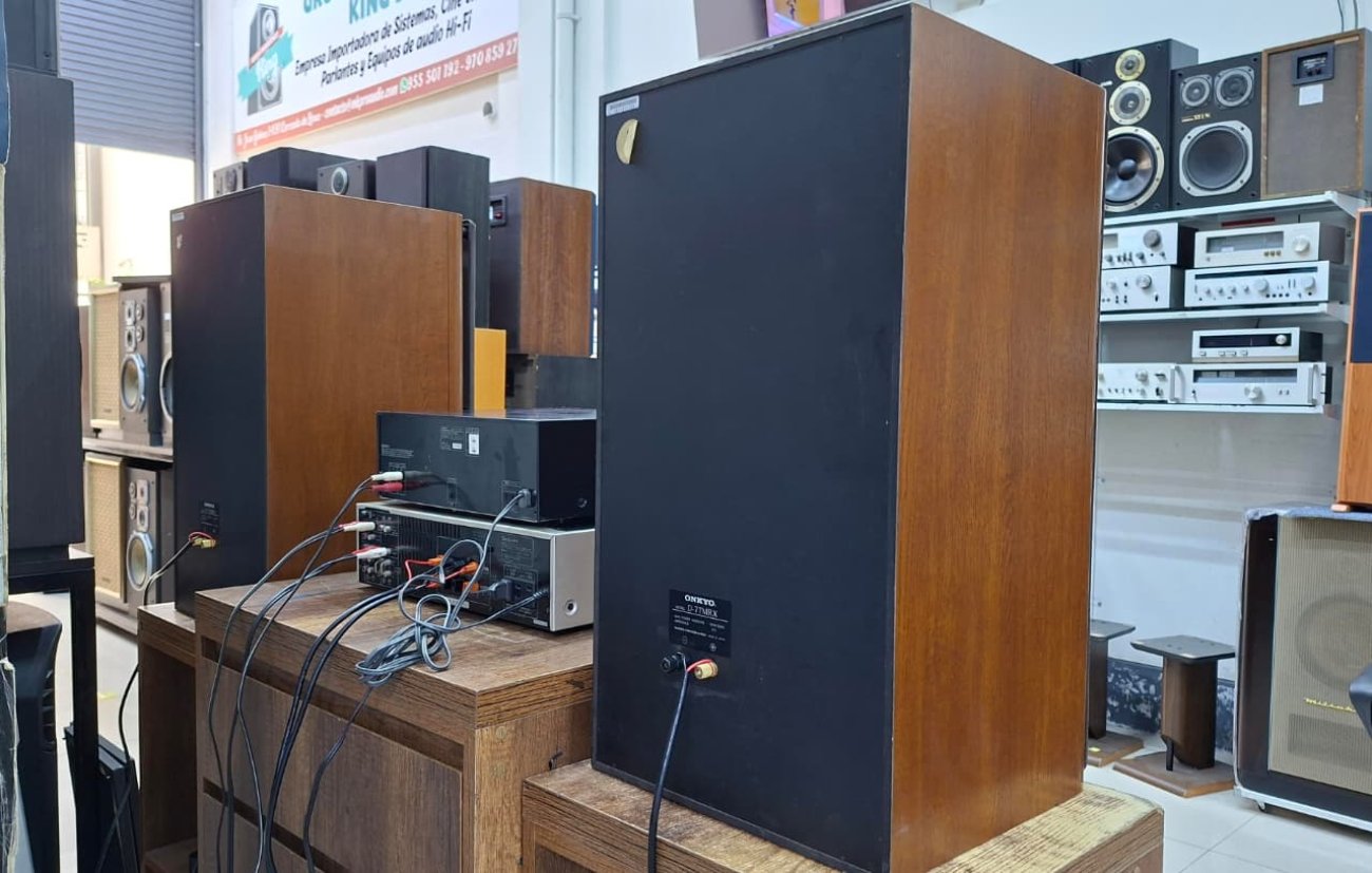 ONKYO MODELO D-77MRX