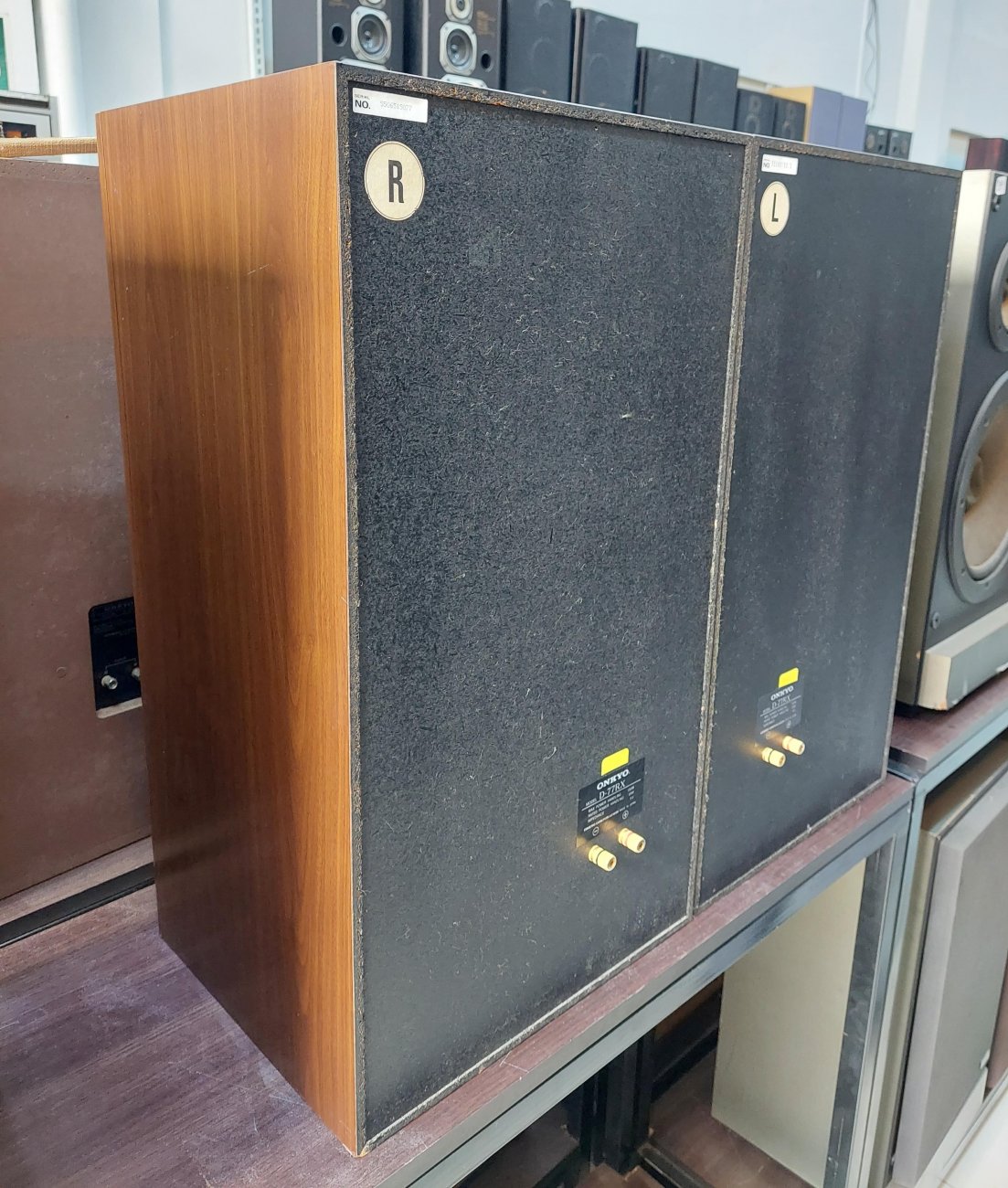 ONKYO MODELO D-77RX