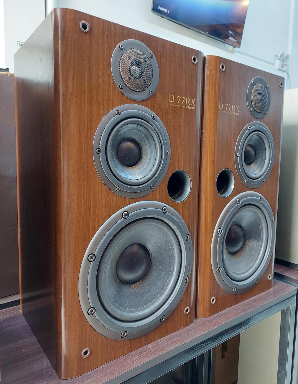 ONKYO MODELO D-77RX